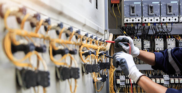 Professional Electrician technician working in Heidelberg, PA